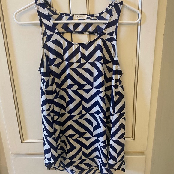 Everly navy and white geometric tank top. Small. - Picture 2 of 4